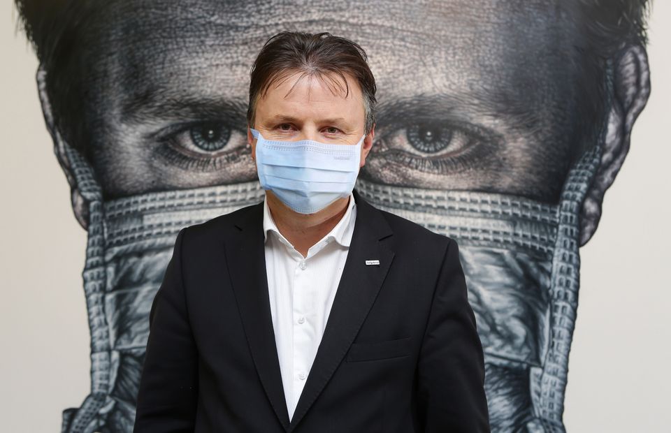 https://www.steiermarkhof.at/fileadmin/user_upload/Kulturveranstaltungen/Ausstellungen/Hofgalerie/Weg-Kreuz/Virtuelle_Ausstellungsero__ffnung_Weg-Kreuz_3.4.20.pdf